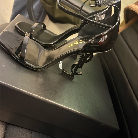 Saint Laurent Glossy Black Heels - Picture 2 of 7